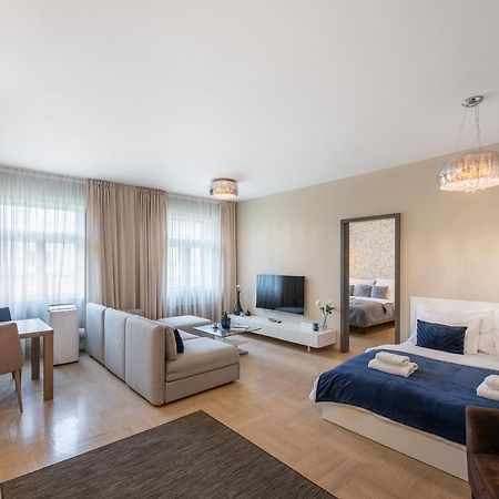 דירות New Luxury Apt With Ac&Parking In The Center Of פראג מראה חיצוני תמונה