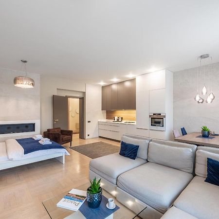 דירות New Luxury Apt With Ac&Parking In The Center Of פראג מראה חיצוני תמונה
