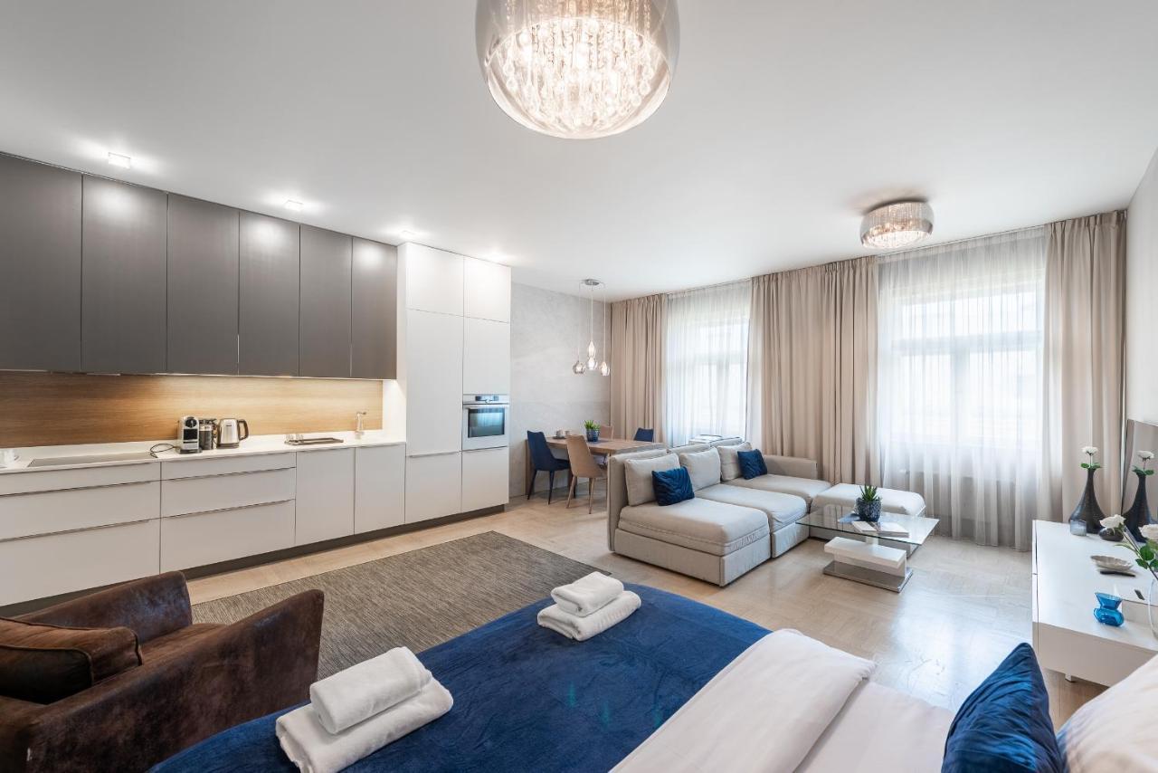 דירות New Luxury Apt With Ac&Parking In The Center Of פראג מראה חיצוני תמונה
