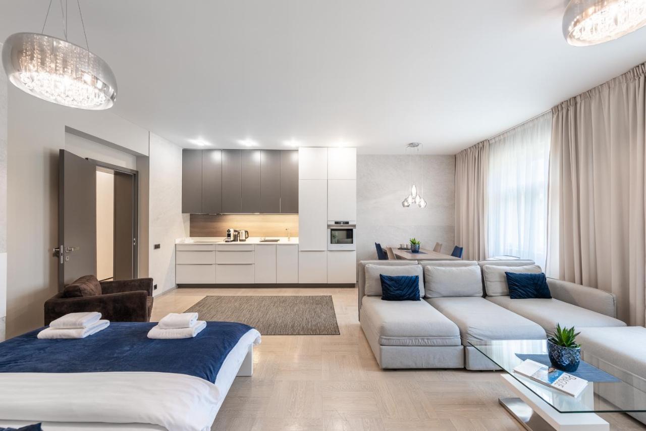 דירות New Luxury Apt With Ac&Parking In The Center Of פראג מראה חיצוני תמונה