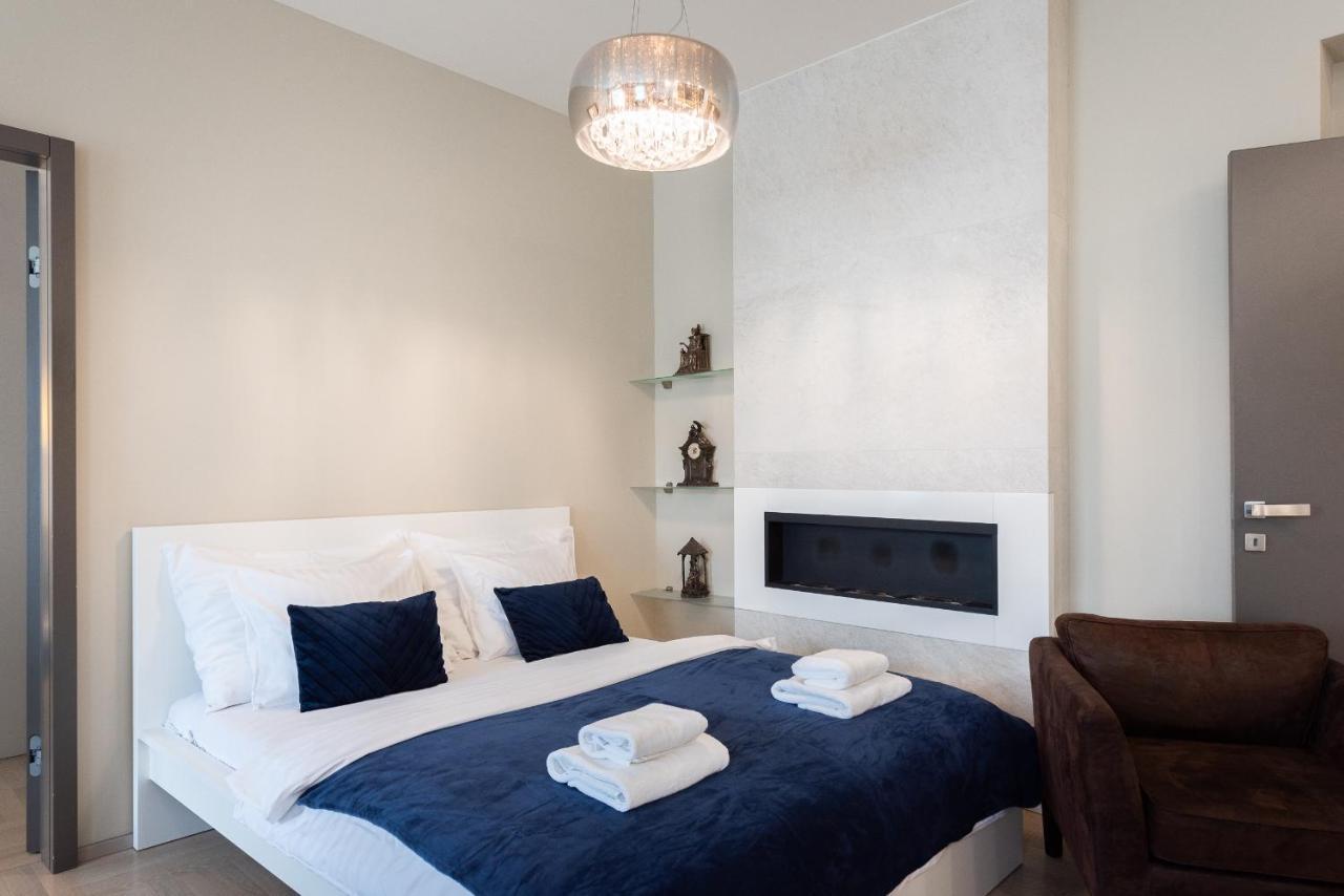 דירות New Luxury Apt With Ac&Parking In The Center Of פראג מראה חיצוני תמונה