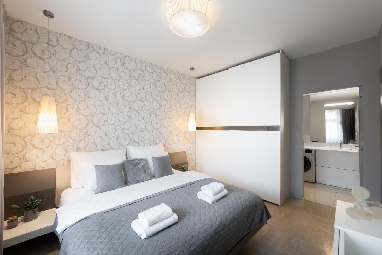דירות New Luxury Apt With Ac&Parking In The Center Of פראג מראה חיצוני תמונה
